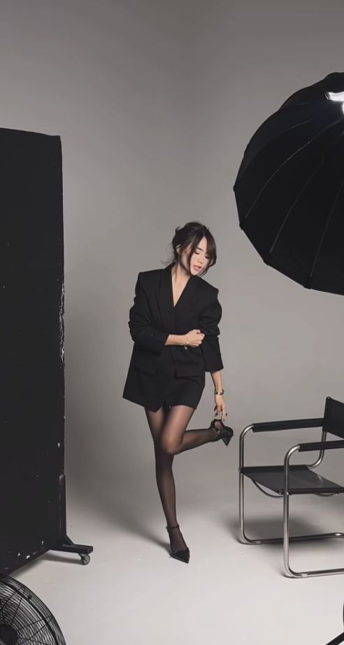 Behind the scenes — studio photoshoot
